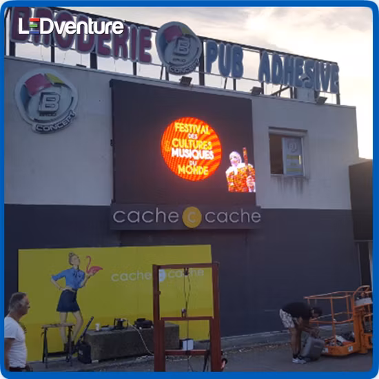 Full Color Indoor Outdoor Advertising Rental Curved Window LED Screen Display